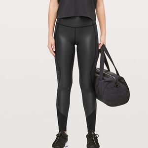 Lululemon Wunder Under High-Rise Tight 28" Shine
Size: 2